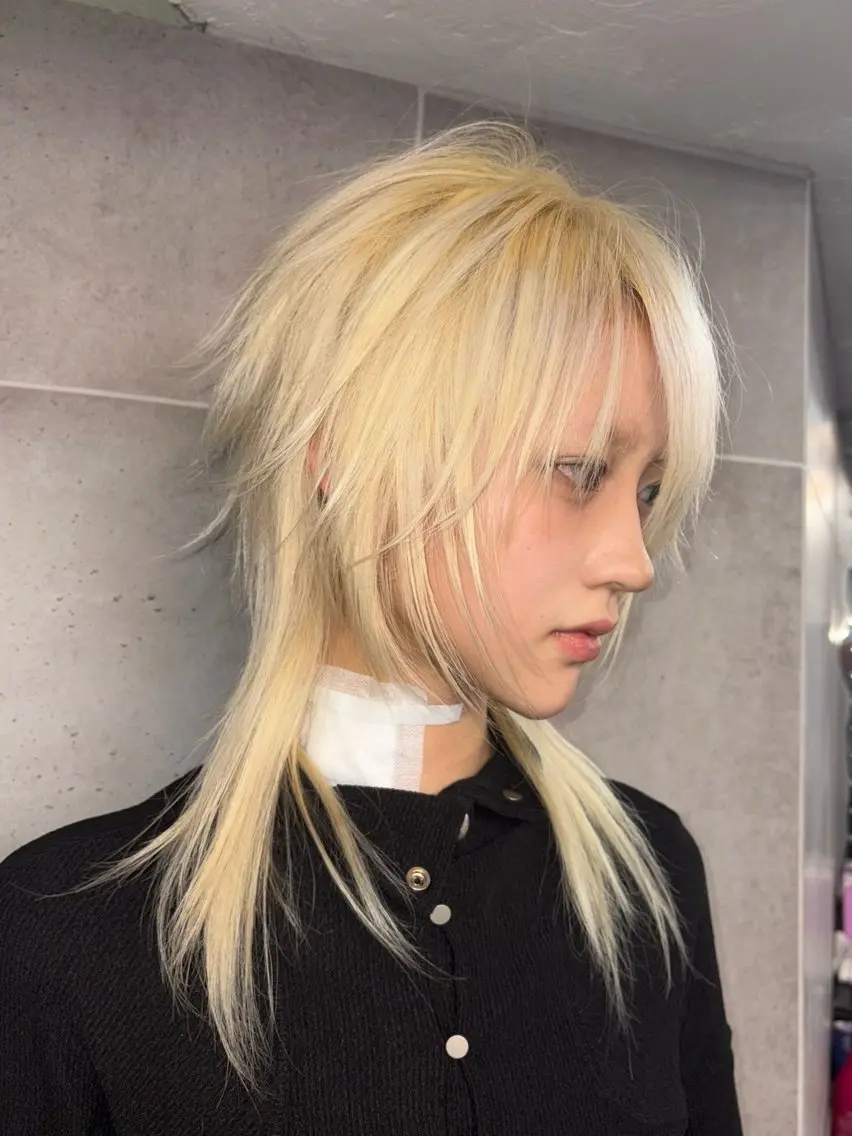 ロング カラー ブリーチ 抜きっぱなしブロンド ブロンド ハイトーンカラー ホワイトブロンド ヘアカラー トリートメント ヘアセット THE./ブリーチ /ハイトーン特化のヘアスタイル