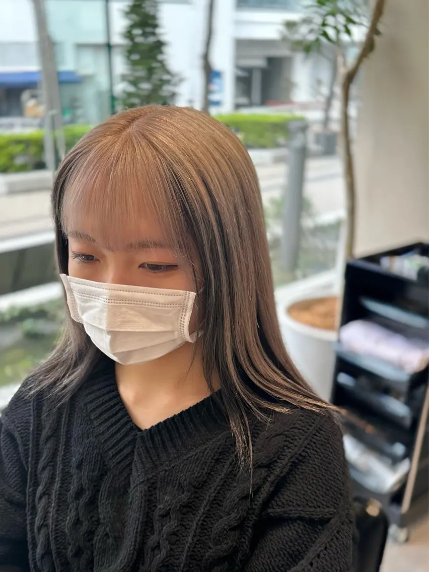セミロング カラー ヘアカラー トリートメント ヘッドスパ ヘアセット ミオ💎ショート 透ける暗髪のヘアスタイル