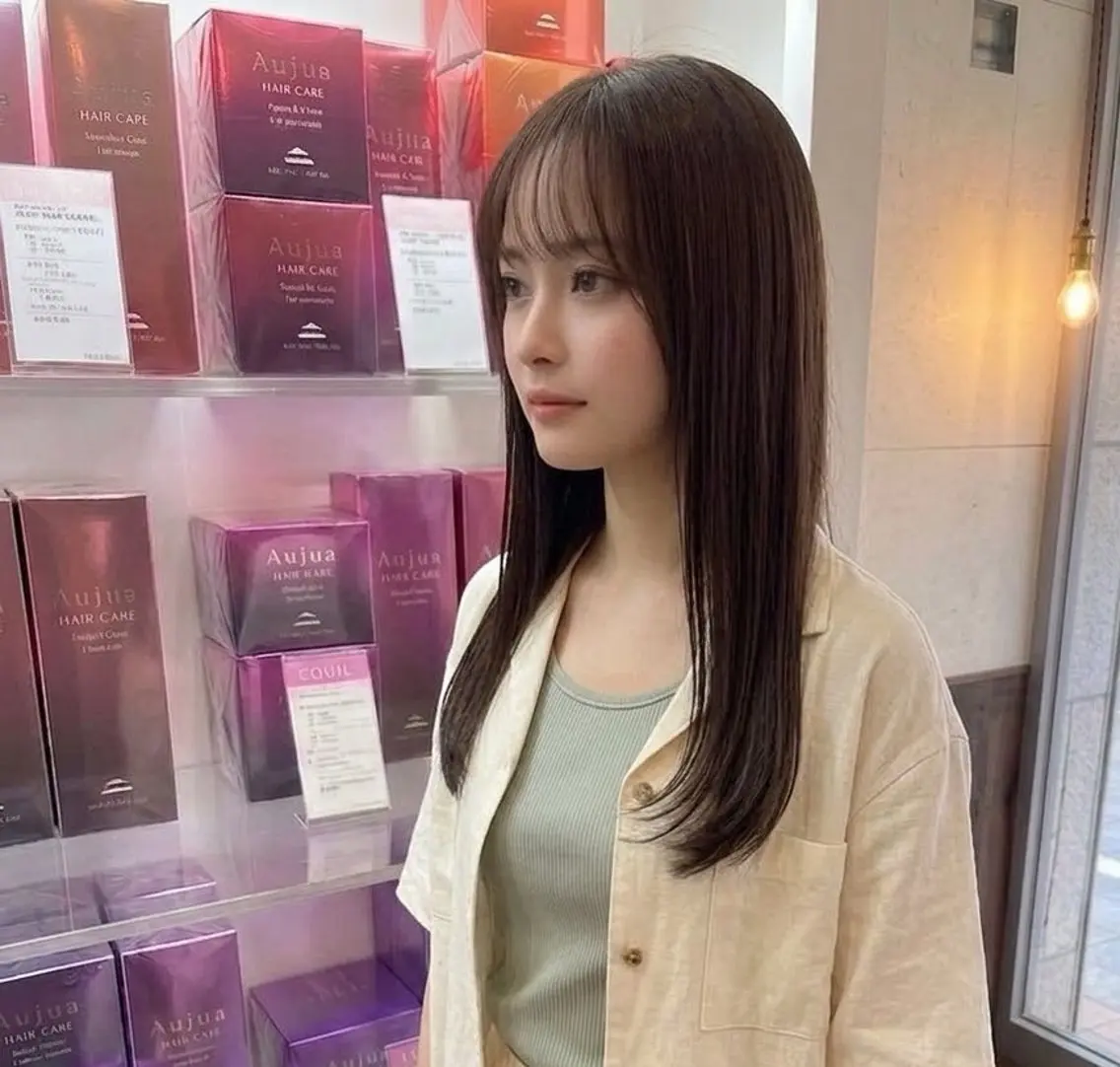 ロング 松下 沙織のヘアスタイル