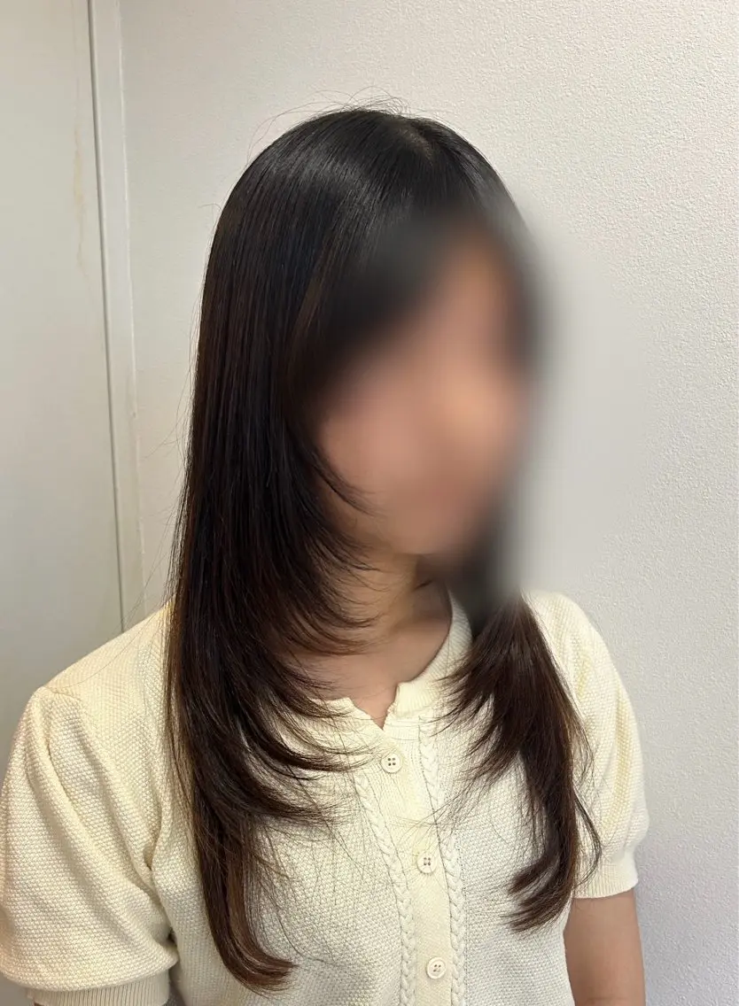 ロング 顔周りカット レイヤーカット UNBIRTHDAY ゆづみのヘアスタイル