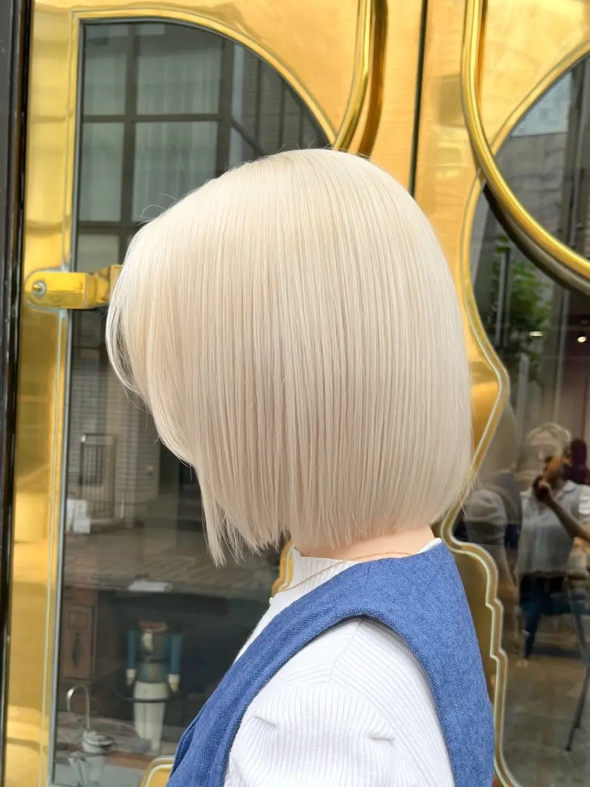 ミディアム カラー ミディアムパーマ ベージュカラー ブロンド ハイトーンカラー ハイトーンベージュ ヘアカラー トリートメント ヘアセット 似合わせベージュ 🍯ayumi🍯のヘアスタイル