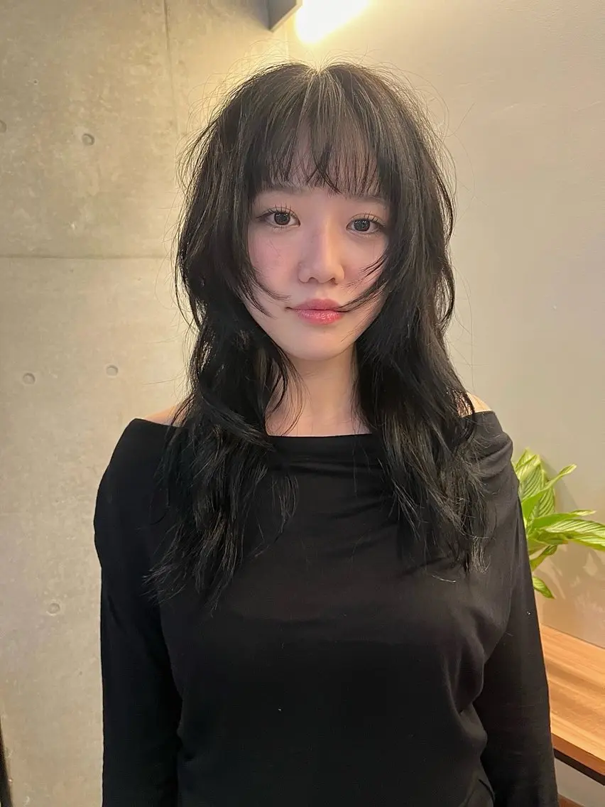 ロング 顔まわりレイヤー ハッシュカット ハイレイヤー 韓国風ヘア レイヤーカット レイヤーカット\ウル フ　chinatsuのヘアスタイル