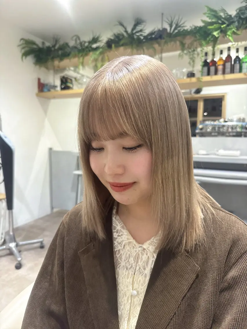 ミディアム カラー ベージュカラー ブリーチ ブロンド ケアブリーチ 透明感カラー カット ヘアカラー 💎透明感カラー特化 💎TAISEIのヘアスタイル
