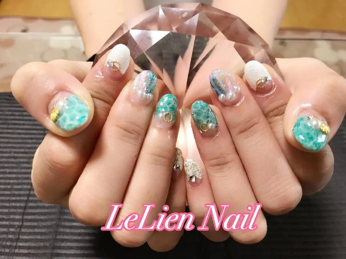 ネイル フレンチネイル 逆フレンチ モチの良さ◉ フィルインネイル♡のネイルデザイン