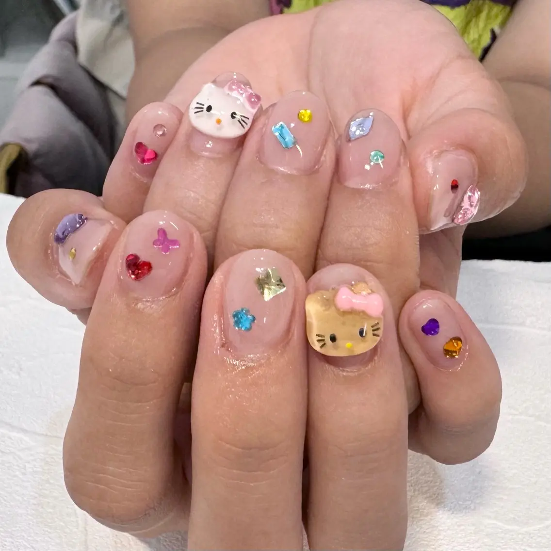 ネイル 持ち込み RIEKO🍒 ワンホン♡推しネイルのネイルデザイン