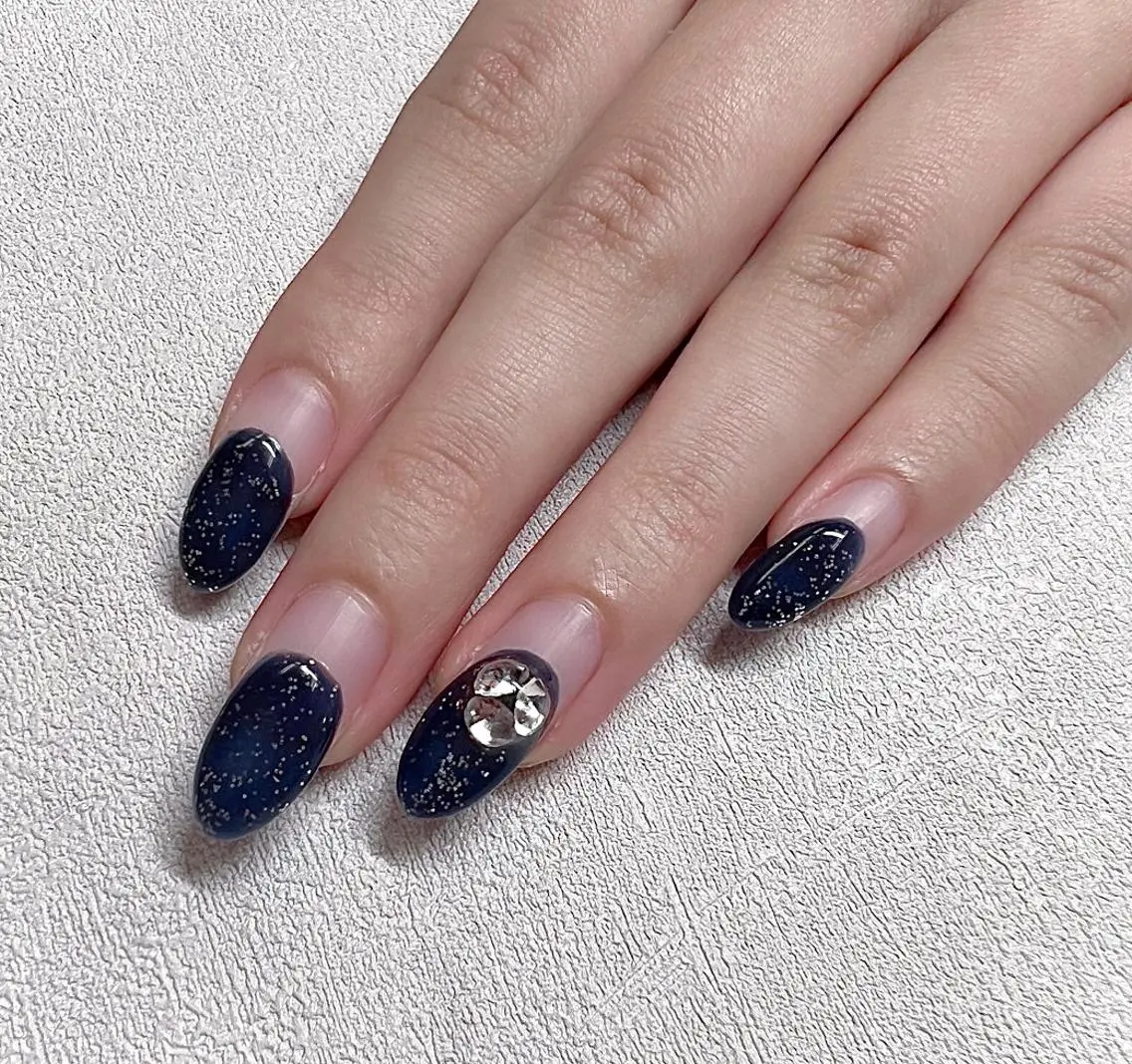 ミディアム R NAILSALONのネイルデザイン
