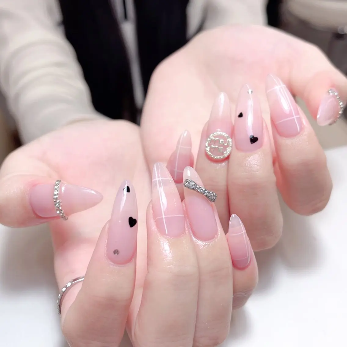 ネイル Glow Nail スカルプ専門店のネイルデザイン