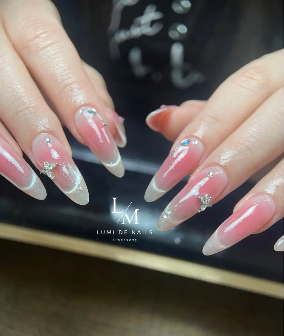 ネイル グラデーション ラメ(グリッター) マグネットネイル ミラーネイル ニュアンスネイル ハンドネイル Lumi de nailsのネイルデザイン