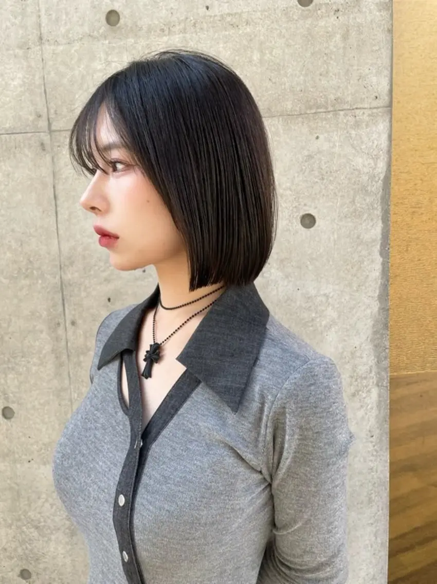 ショート あやの/レイヤー /ベージュカラーのヘアスタイル