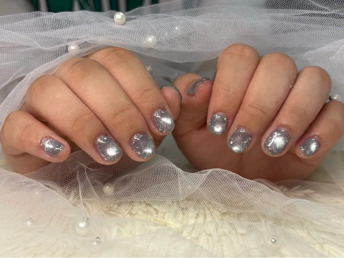 ネイル ハンドネイル パッチリオメメ Lianaのネイルデザイン