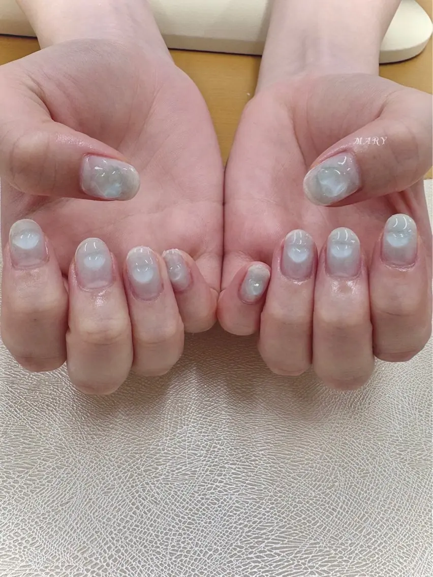 ネイル チークネイル ハート 水色 ニュアンスネイル ハンドネイル Mary nail .narumiのネイルデザイン