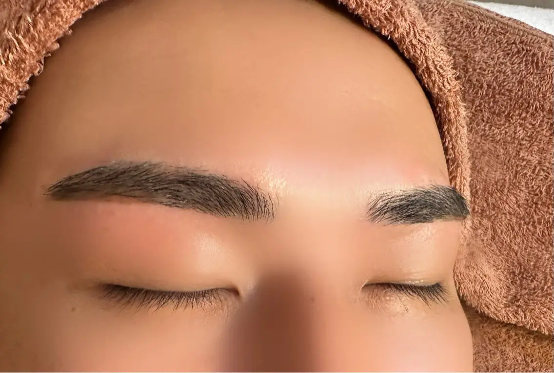 メンズ LUXXE  高林 Rinaの眉毛・アイブロウイメージ