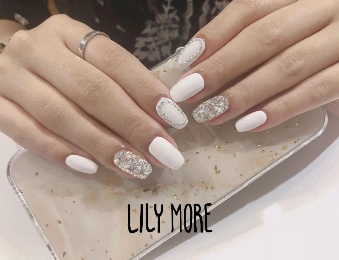 ネイル キラキラネイル Lily closetのネイルデザイン