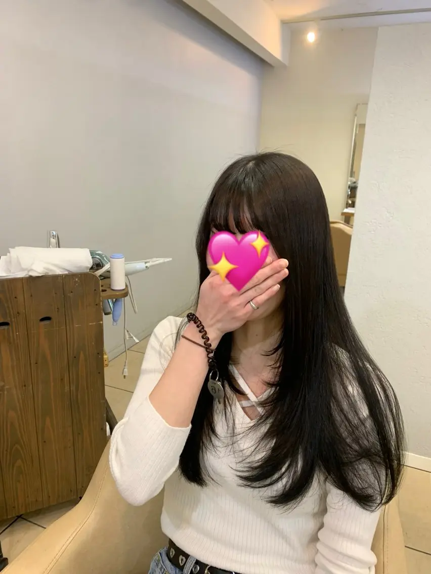ロング カラー 山本 理世のヘアスタイル