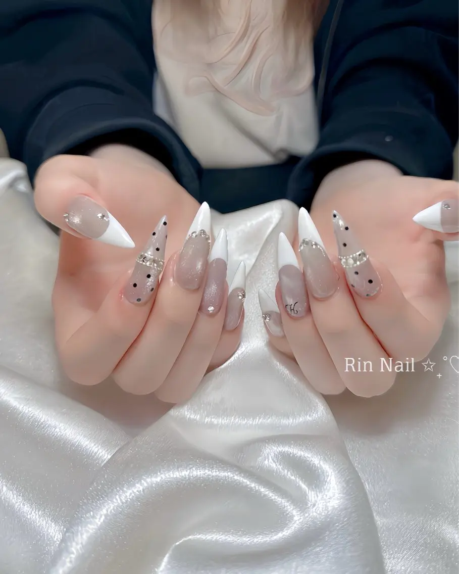 ネイル オーロラネイル チークネイル 桜ネイル クリアネイル ドット ハンドネイル Rin Nail Shinokuboのネイルデザイン