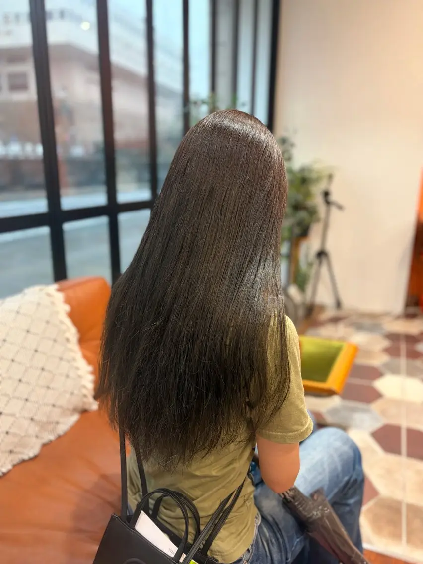 ロング ヘアカラー 上島 未緒のヘアスタイル