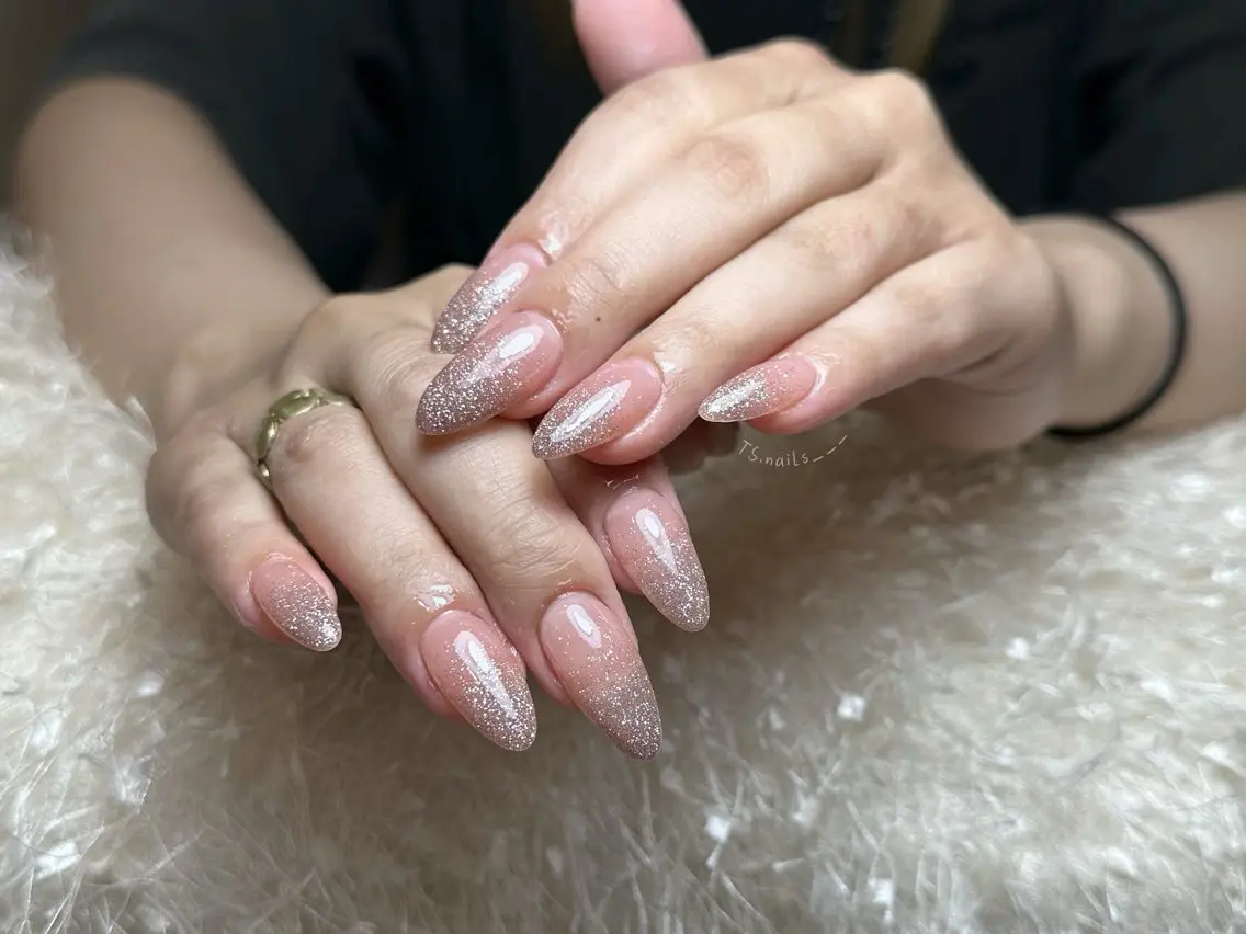 ネイル キラキラネイル マグネットネイル 持ち込み シンプルネイル ハンドネイル ハンドケア TS. nails___のネイルデザイン