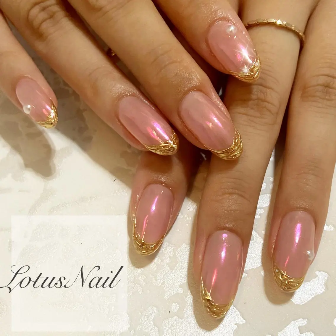 ネイル フレンチネイル ミラーネイル Lotus Nailのネイルデザイン