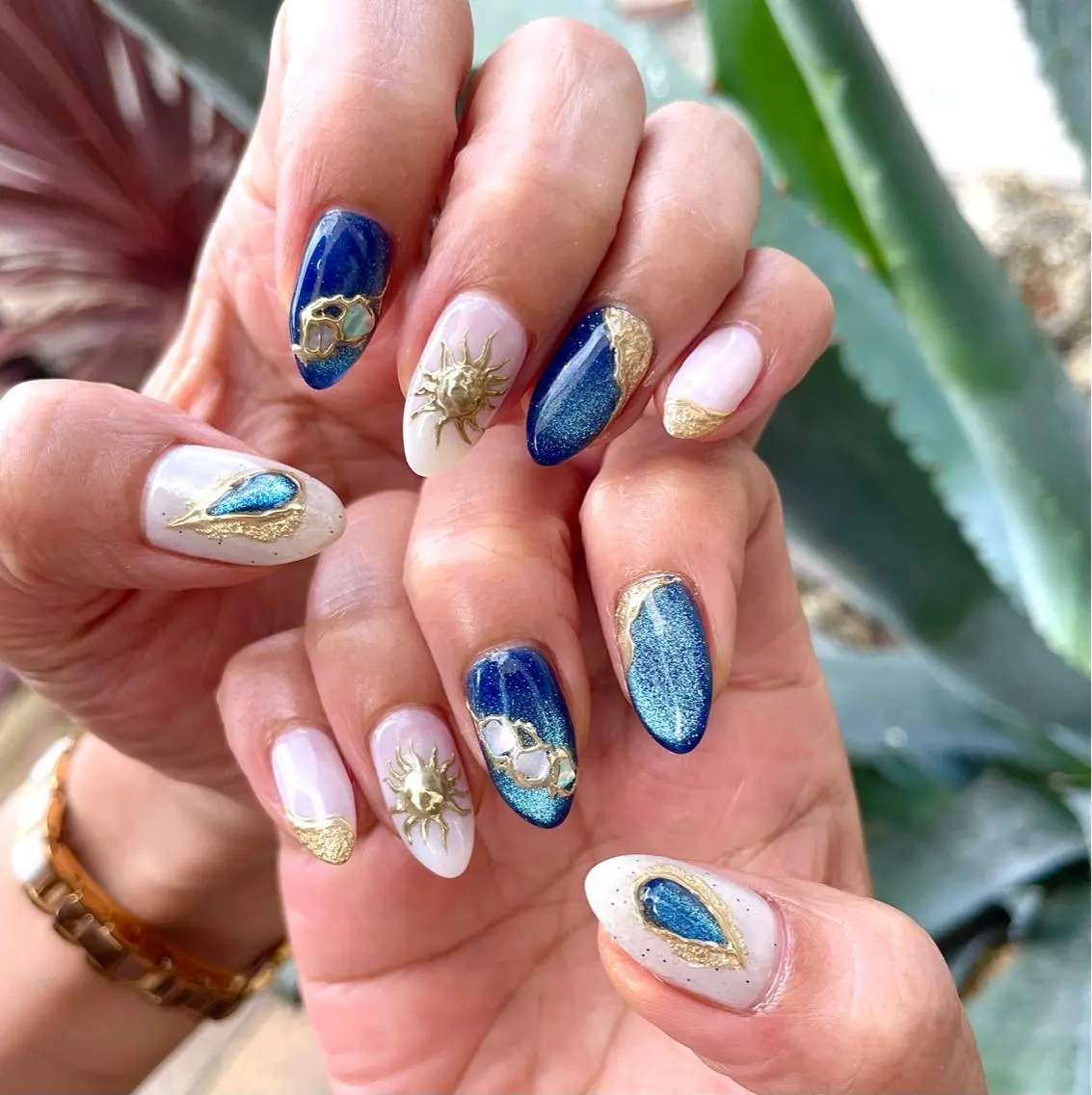 ネイル フットネイル グラデーション ミラーネイル ニュアンスネイル 夏ネイル ハンドネイル upala Mayukoのネイルデザイン