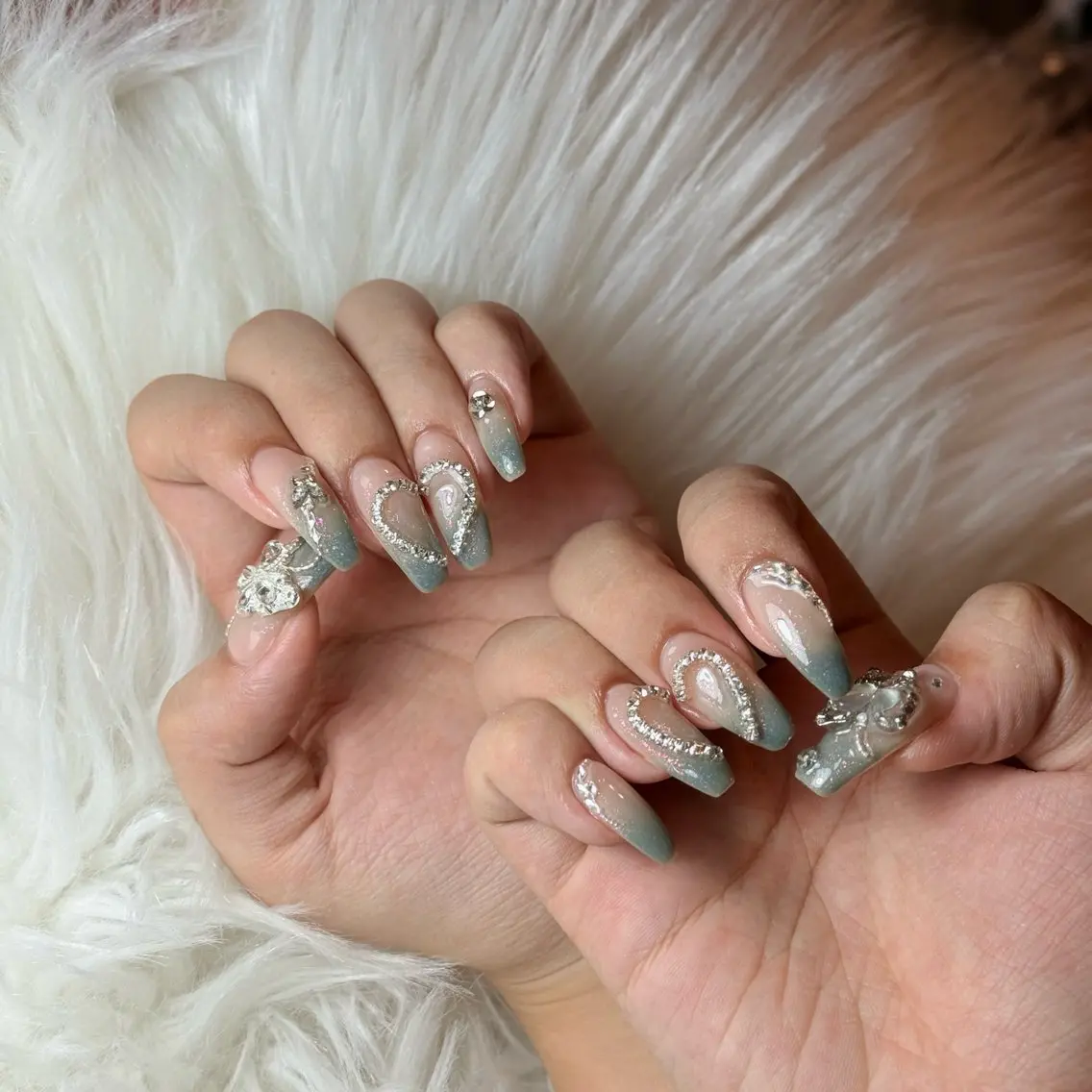 ネイル チークネイル フレンチネイル グラデーション キラキラネイル 韓国ネイル ハンドネイル Risa_ Nailのネイルデザイン