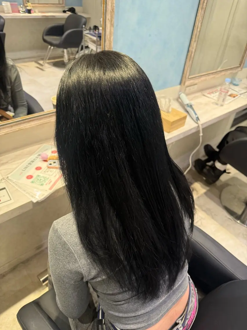 ロング カラー アッシュ ベージュカラー ブリーチ ブルーカラー 透明感カラー ヘアカラー ハイトーン/ブリーチ 💙みずき💙のヘアスタイル