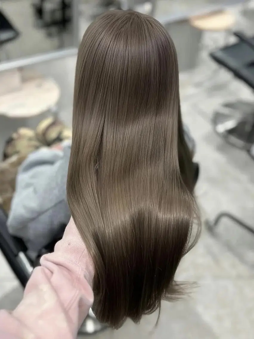 ロング ヘアカラー カワチ リュウタのヘアスタイル