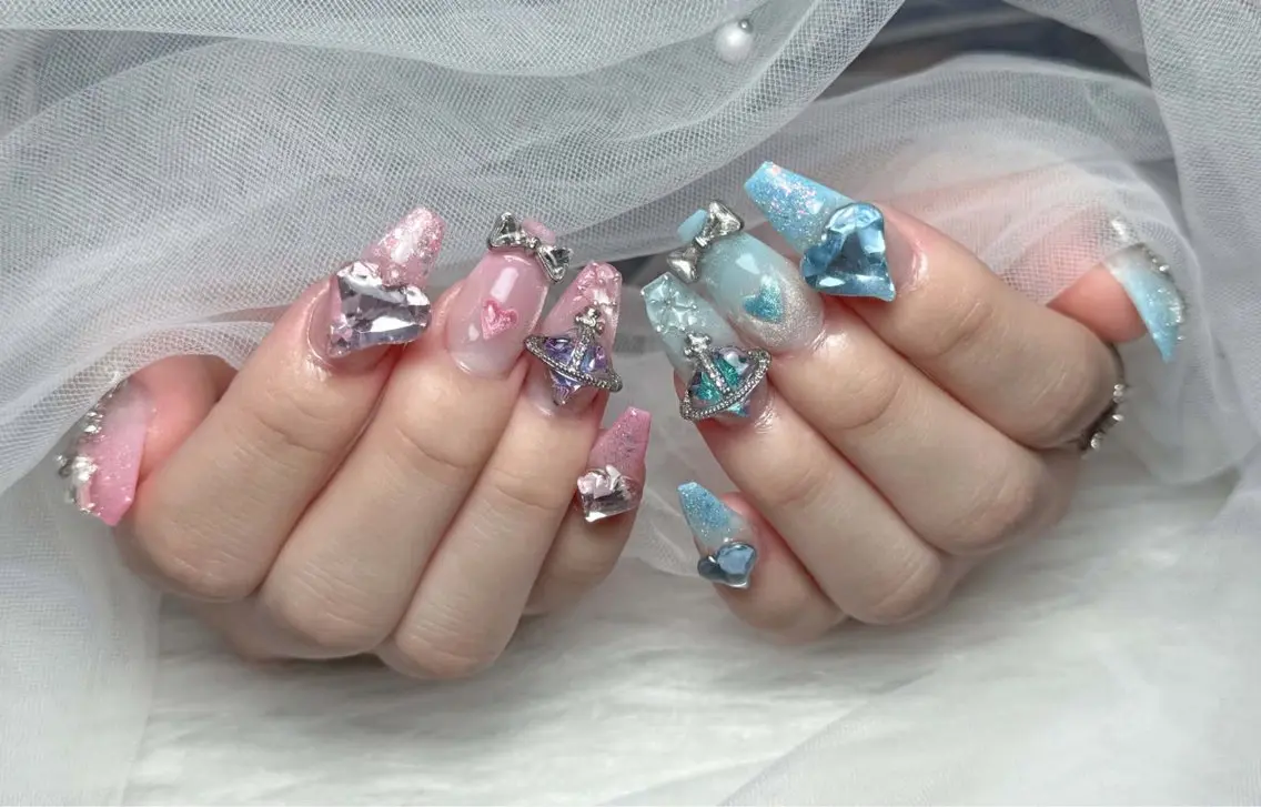 ネイル アートネイル 長さ出し ジェルネイル 韓国ネイル マグネットネイル ハンドネイル Cloudy Chan Nailのネイルデザイン