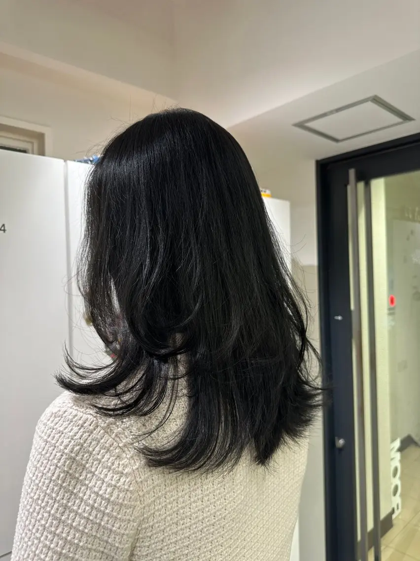 ミディアム レイヤーカット 切りっぱなし/髪質 改善矯正/さやか🫧のヘアスタイル