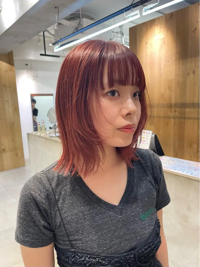 カラー ミルクティー× グレージュMOMOのヘアスタイル