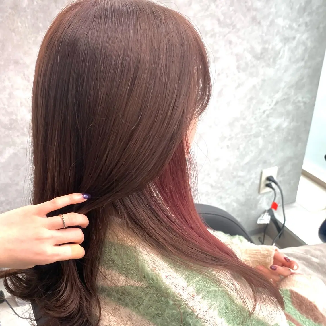 セミロング カラー ブラウンカラー イヤリングカラー パープルカラー パープルブラウン カット ヘアカラー トリートメント Forest. kanako🕊️のヘアスタイル