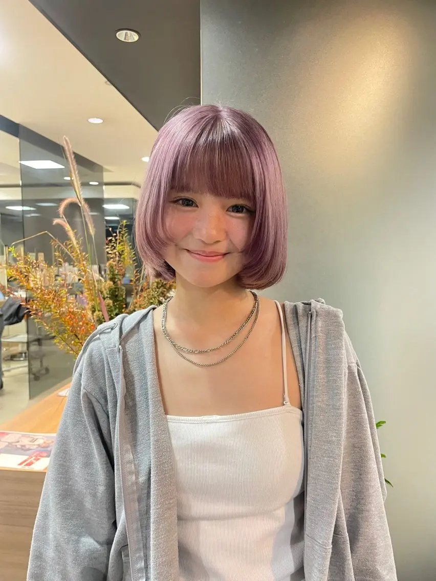 ショート カラー ヘアカラー トリートメント ハイトーン/レイヤー 似合わせ・ユキノのヘアスタイル