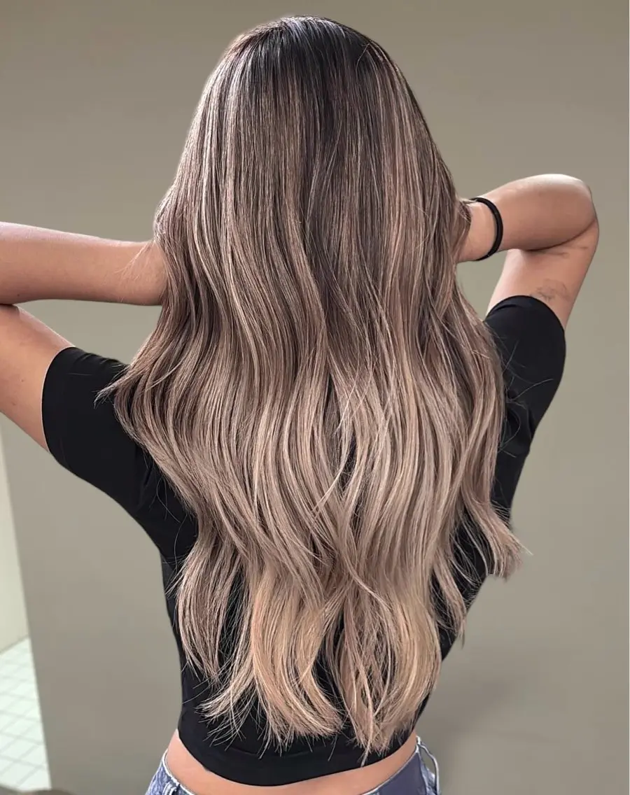 ロング カラー バレイヤージュ レイヤーカット ヘアカラー トリートメント ケア剤オタク×海外 ヘア長谷川裕起のヘアスタイル