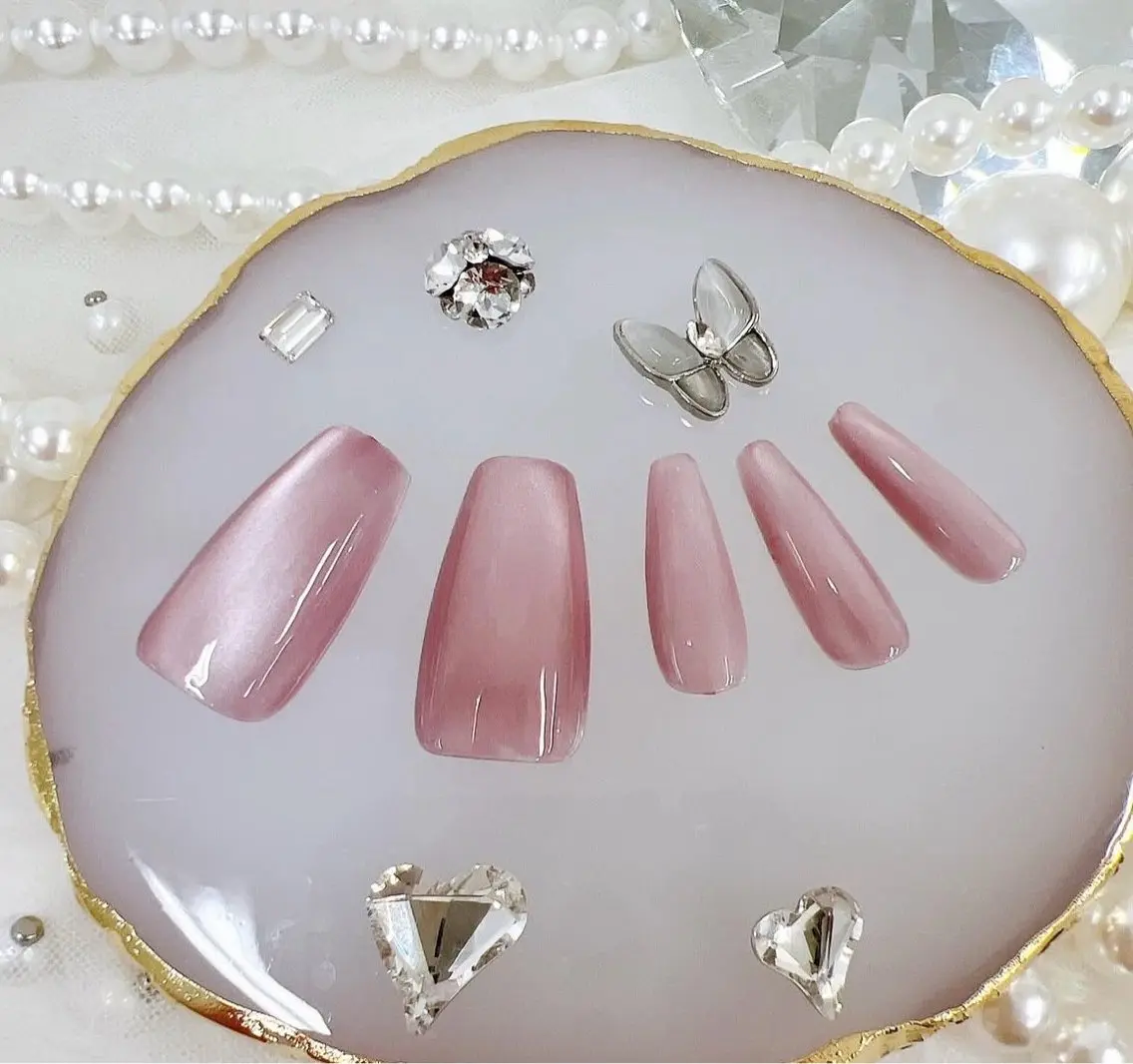 ネイル チークネイル フットネイル フレンチネイル ジェルネイル マグネットネイル Queeens nailのネイルデザイン