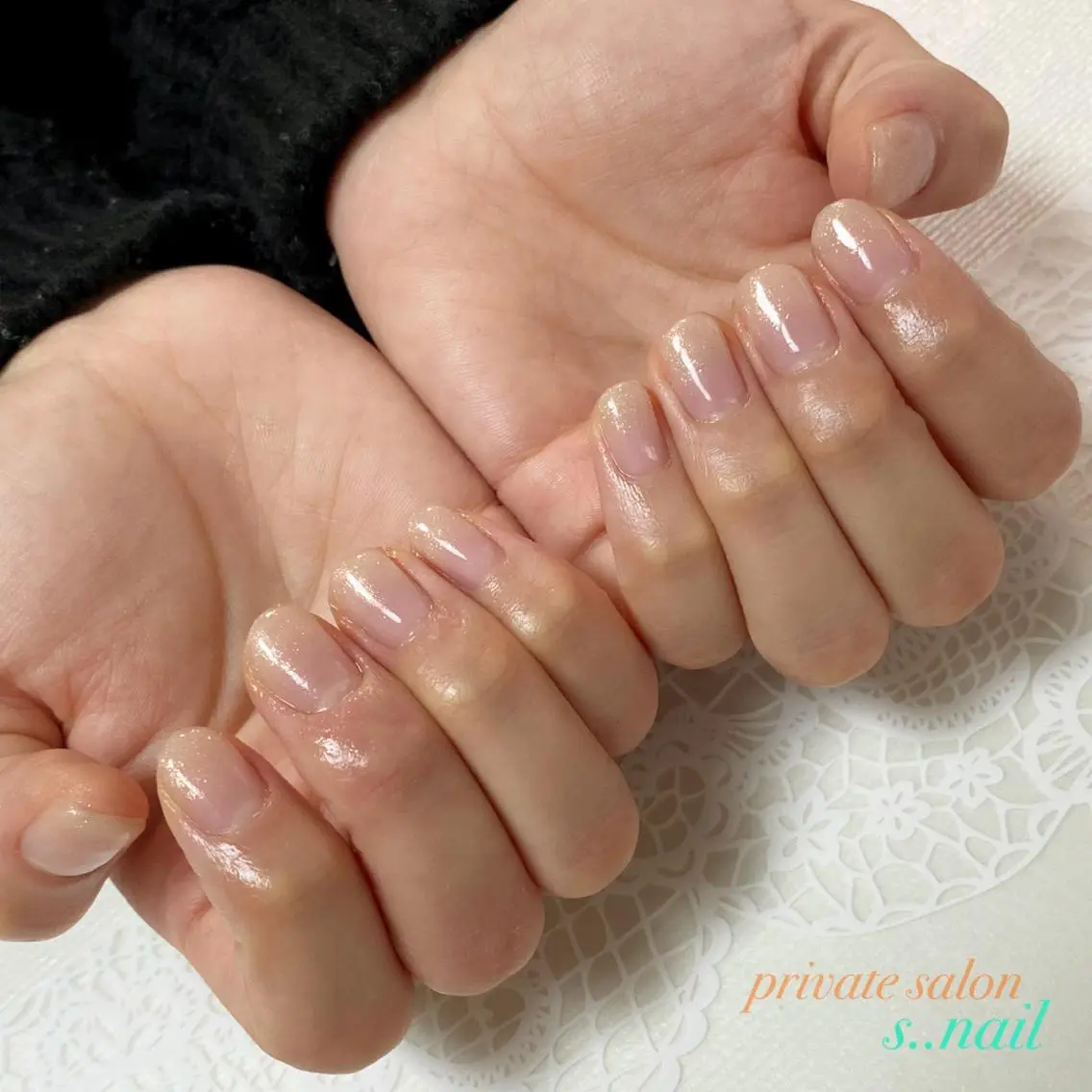 ネイル グラデーション ラメ(グリッター) ホワイト ハンドネイル フットネイル s..nail / MORITAのネイルデザイン