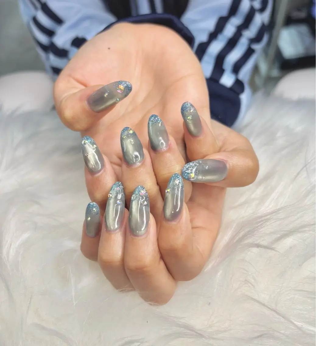 ネイル グラデーション キラキラネイル ラメ(グリッター) ラメグラデーション マグネットネイル nail room eny.のネイルデザイン