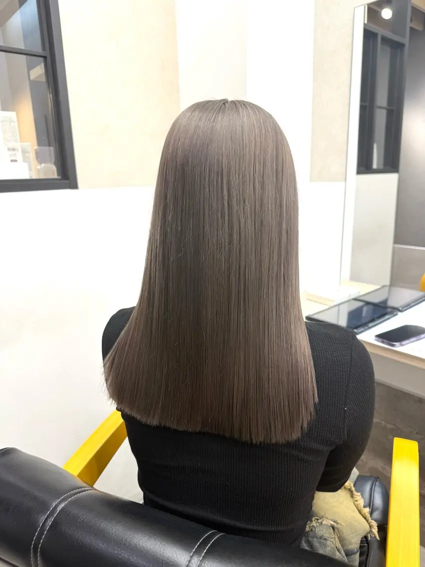カラー ブリーチ グレージュ ヘアカラー GiseL 博多 ほのかのヘアスタイル