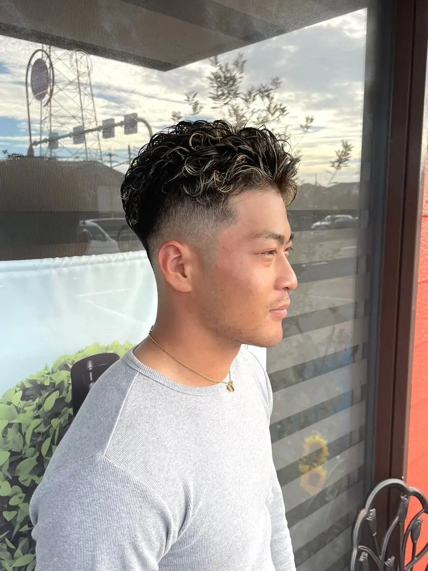 ショート カラー パーマ メンズ メンズパーマ カット ヘアカラー パーマ 堀一樹/ メンズヘア/パーマのヘアスタイル