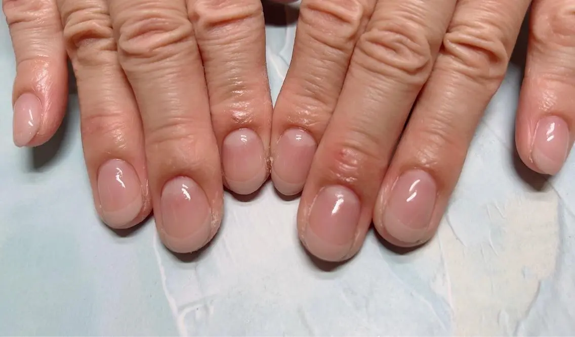 ネイル フレンチネイル オフィスネイル mogunail &blowのネイルデザイン