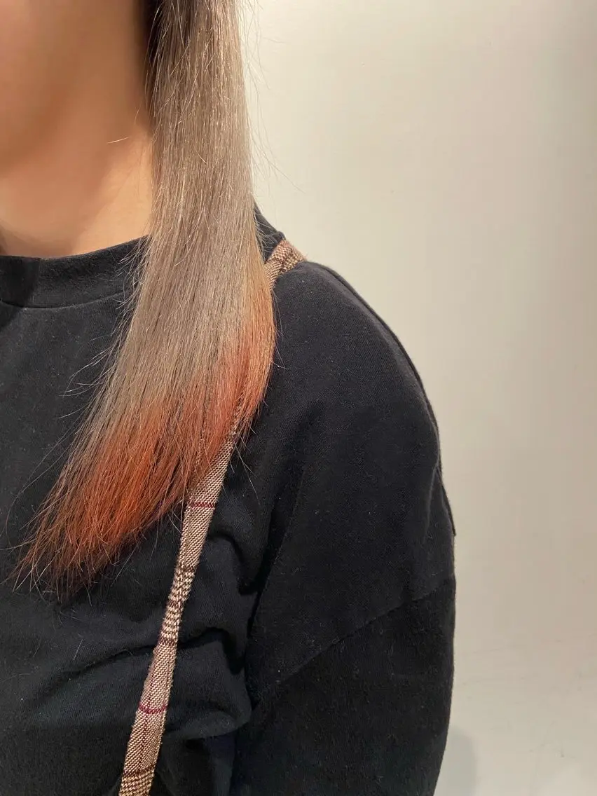 セミロング カラー 狐カラー オレンジ ヘアカラー トリートメント 🎀安藤 綾伽のヘアスタイル