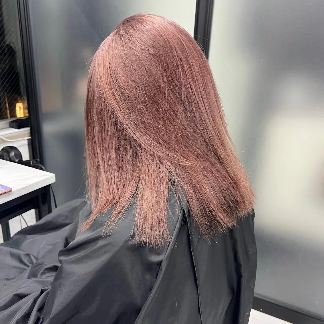 ミディアム カラー シールエクステ ハイトーンカラー エクステ ヘアカラー シールエクステ特化 ハイトーン、NANAのヘアスタイル