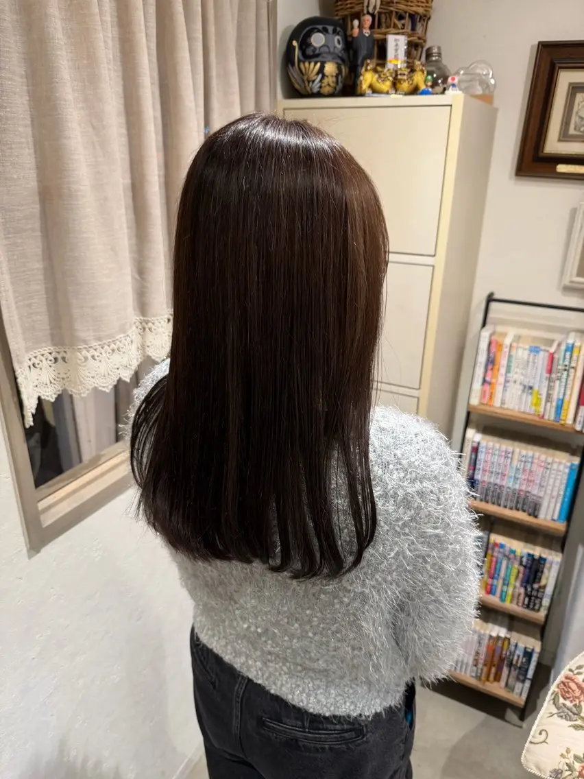 ロング カラー アッシュ 髪質改善 トリートメント カット Remember Manaのヘアスタイル