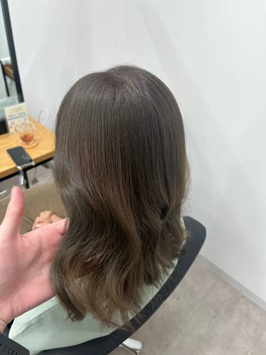 カラー ブラウンカラー オリーブブラウン ヘアカラー anb シュウのヘアスタイル