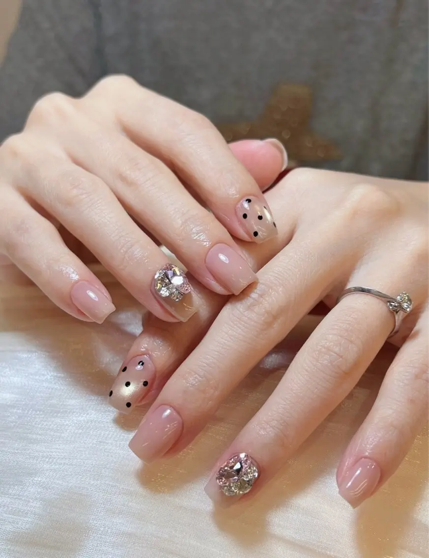 ネイル オーロラネイル チークネイル フラッシュネイル フットネイル フレンチネイル DAISY_NAIL 【フィルイン専門店】のネイルデザイン