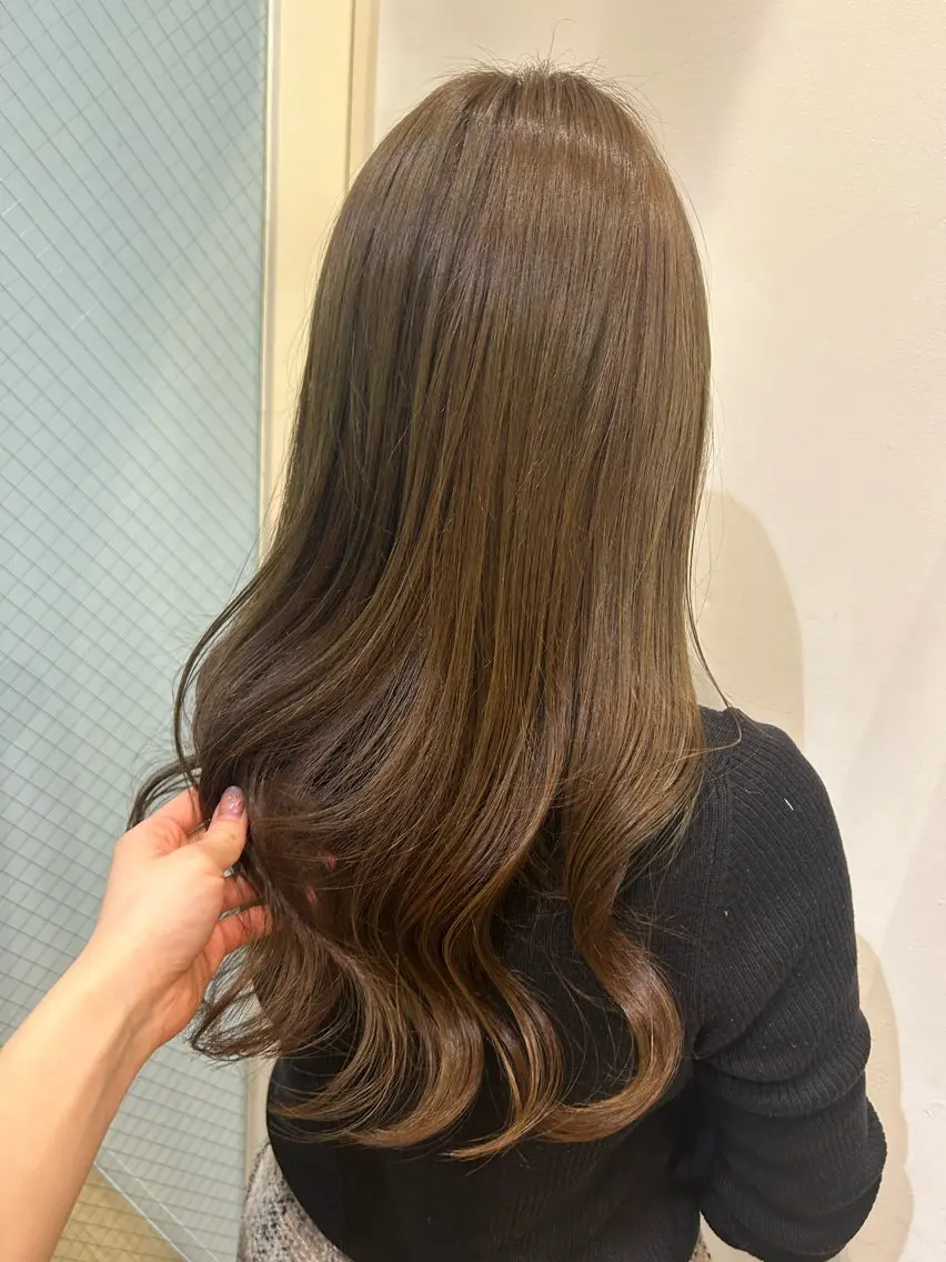 カラー ブラウンカラー オリーブブラウン ヘアカラー 市吉 杏奈のヘアスタイル
