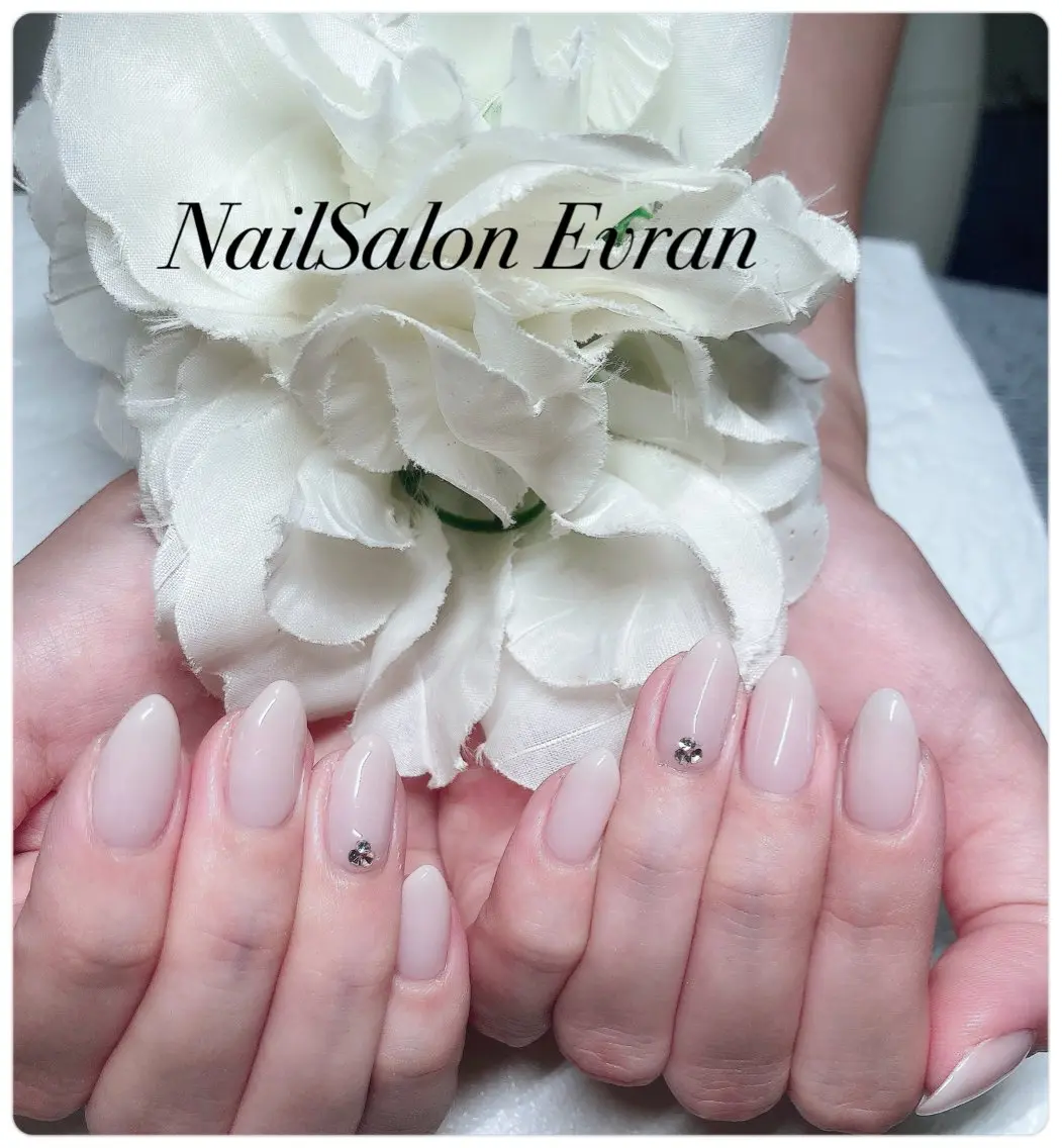 ネイル アートネイル フレンチネイル マグネットネイル 持ち込み ニュアンスネイル ハンドネイル Nail salon Evranのネイルデザイン