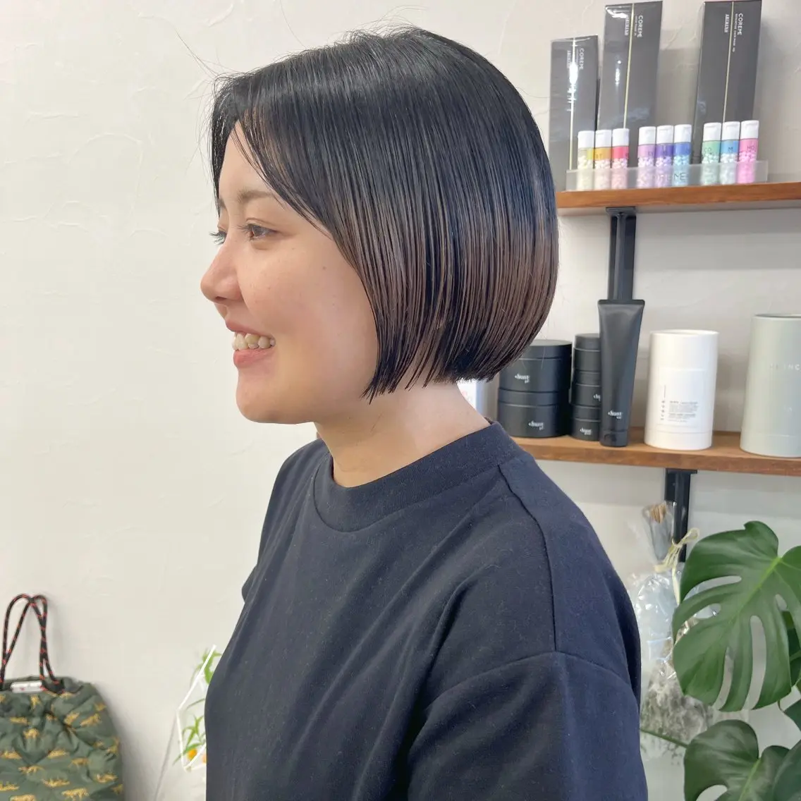 ショート カラー ブリーチ グラデーションカラー ブリーチなしカラー ボブ レイヤーカット カット ヘアカラー トリートメント 初めてのショート お任せください✂️のヘアスタイル