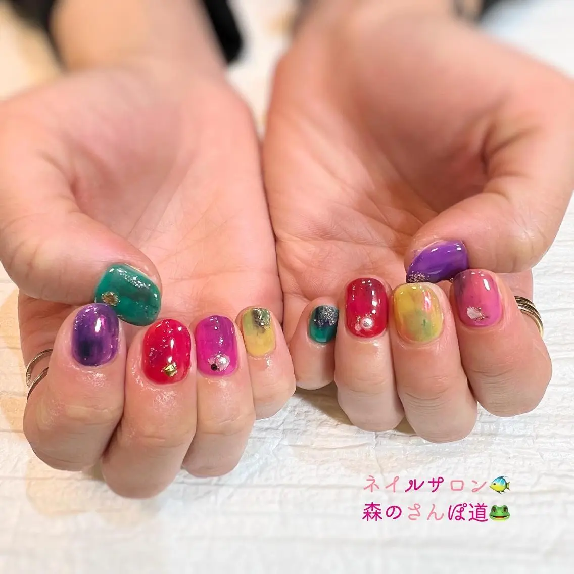 ネイル ハンドネイル ショートネイル 森のさんぽ道のネイルデザイン