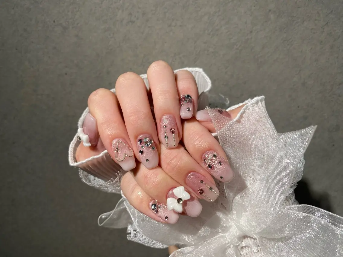 ネイル I-nailロング /ワンホン/キラキラのネイルデザイン