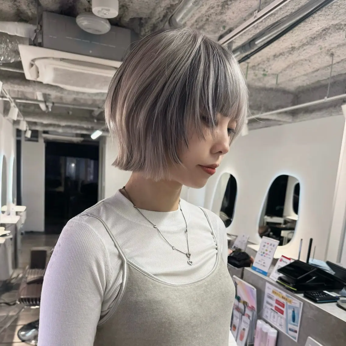 ショート カラー カット ヘアカラー トリートメント 新宿/髪質改善/ レイヤー/サカキのヘアスタイル