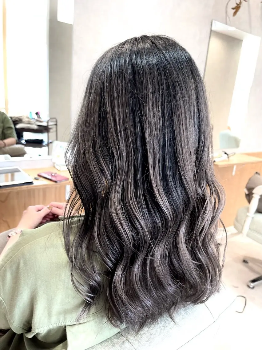 セミロング レイヤーカット 三林 紘土のヘアスタイル